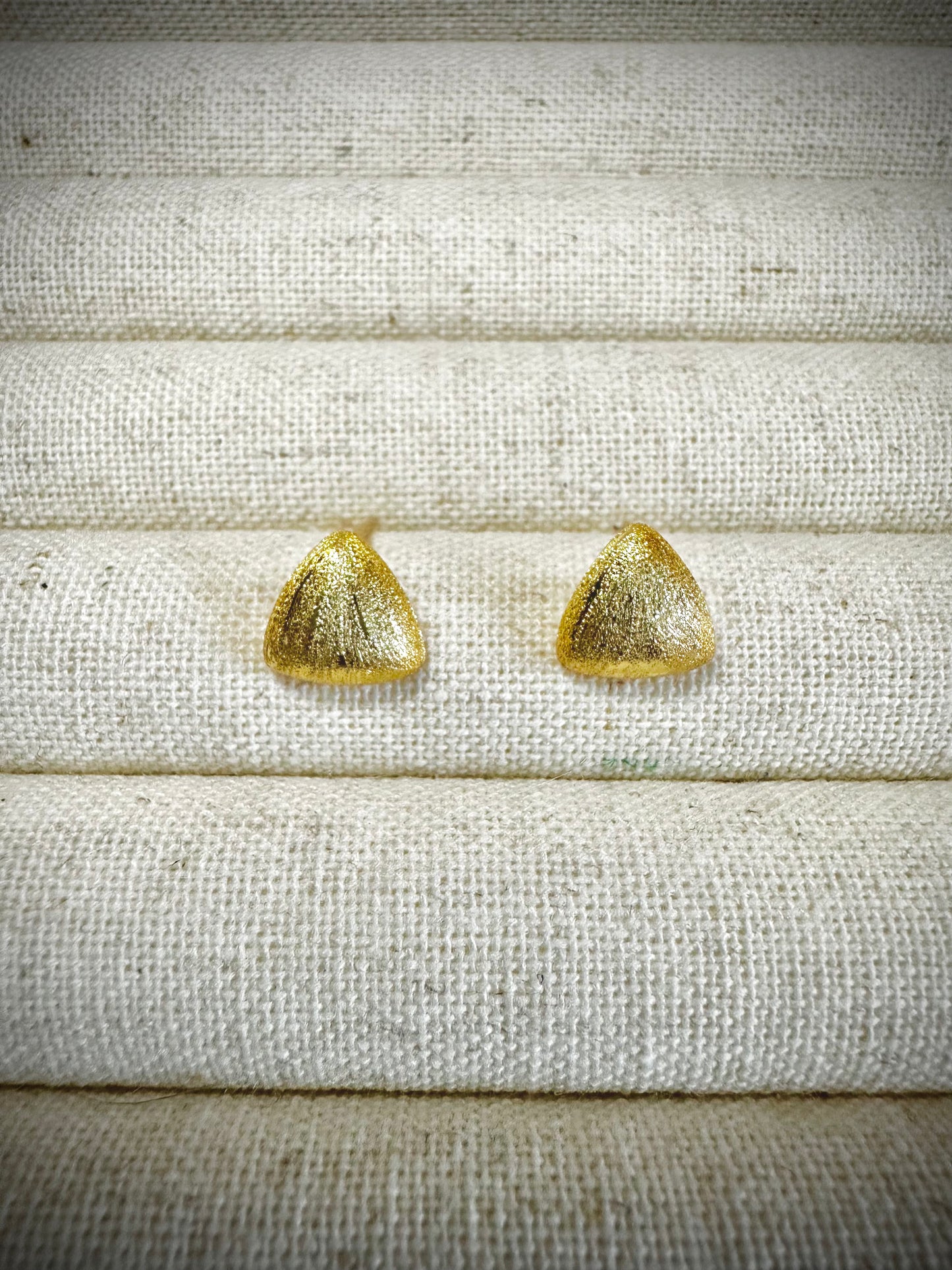 “Violet” Brushed Stud Earrings (18K Gold plated)