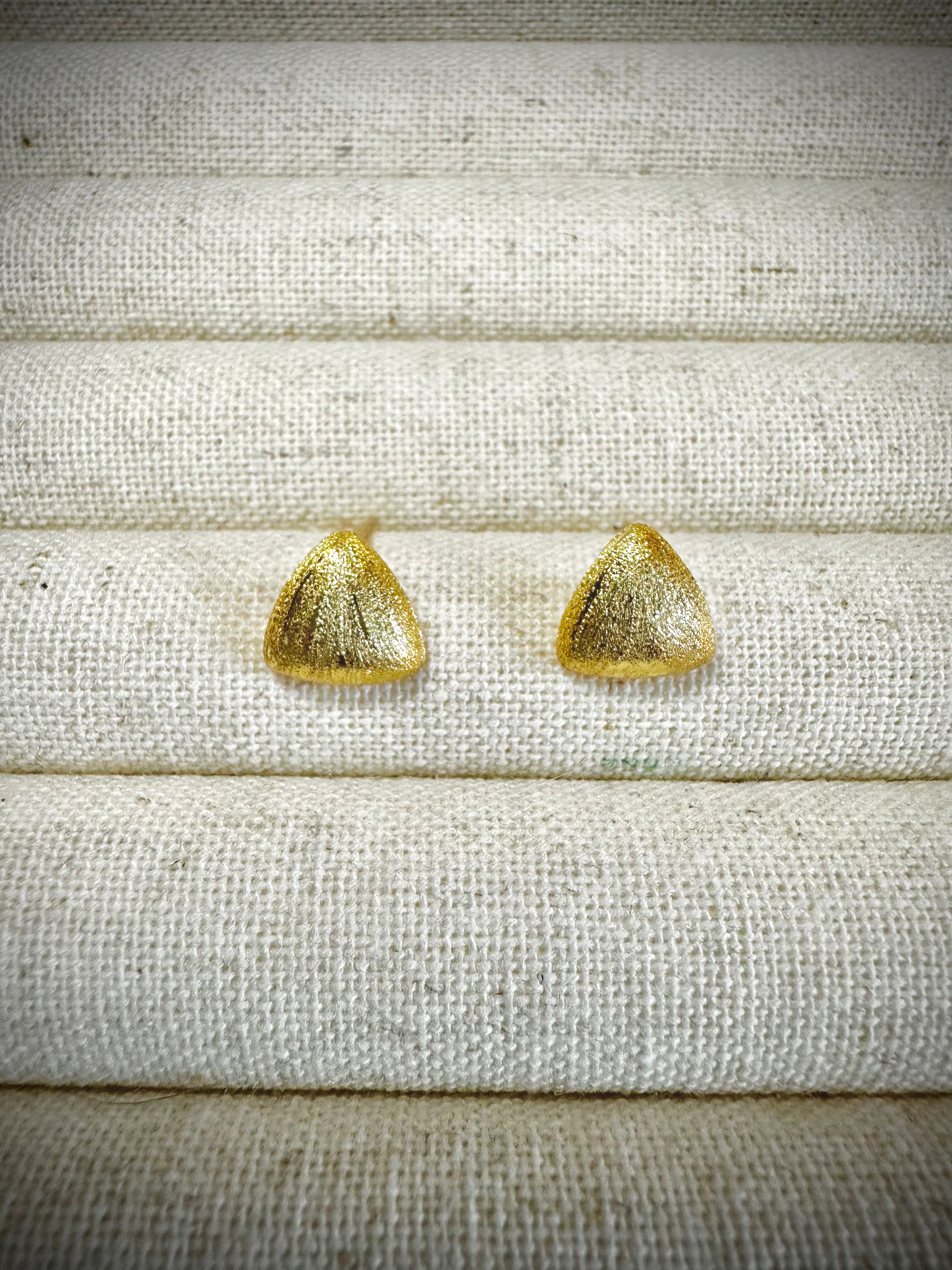 “Violet” Brushed Stud Earrings (18K Gold plated)