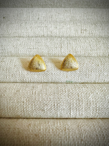 “Violet” Brushed Stud Earrings (18K Gold plated)