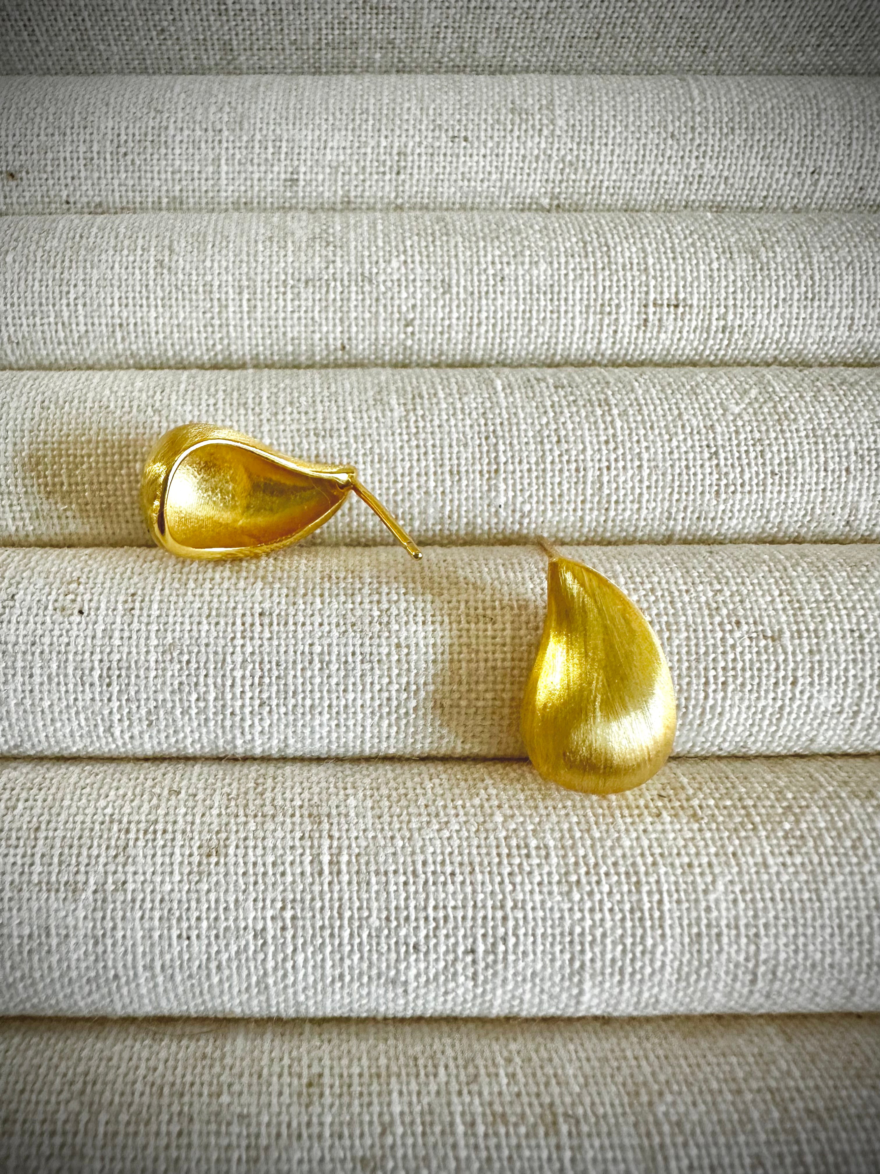 “Water drop” Brushed Earrings (18K Gold Plated)