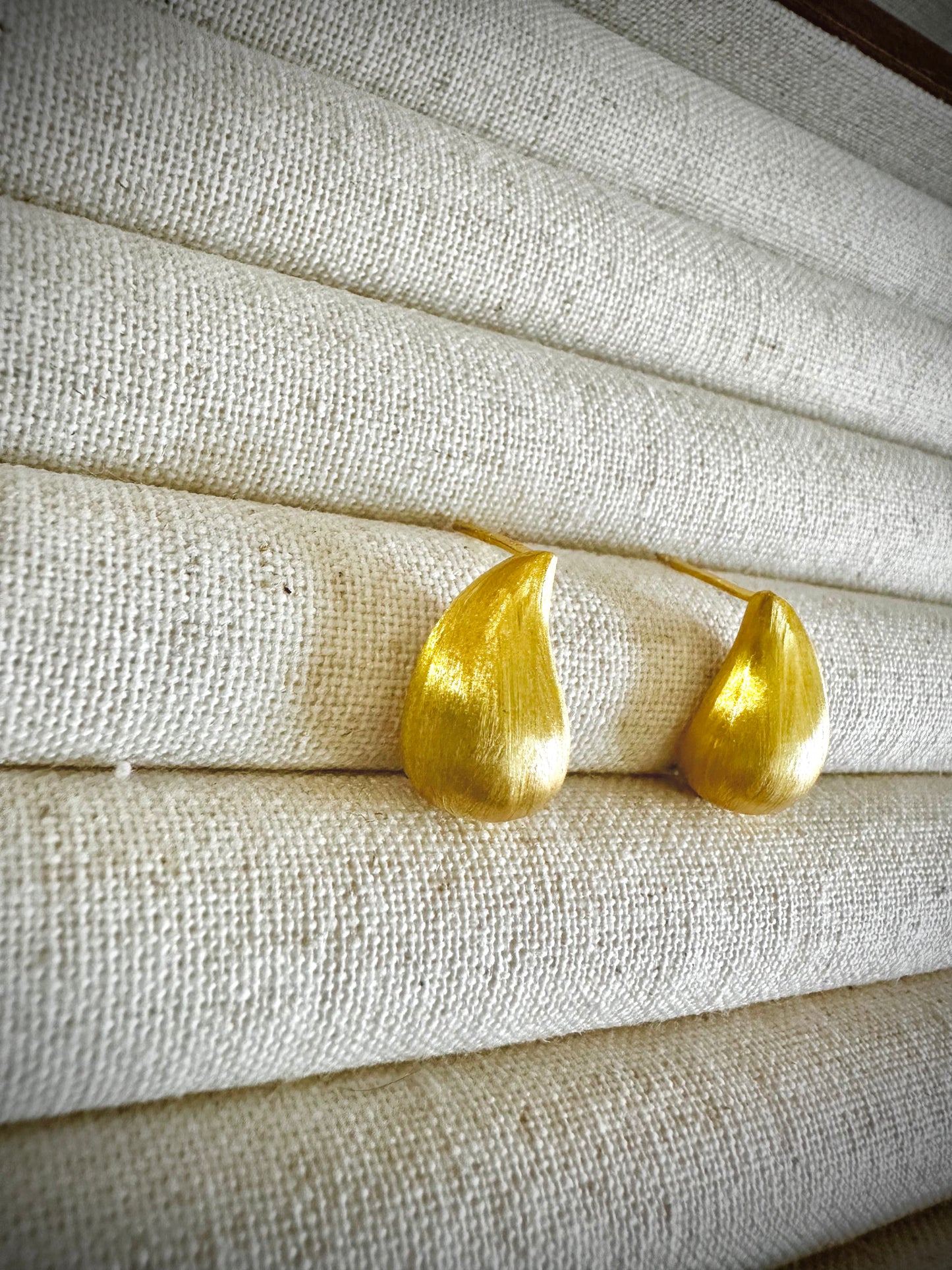 “Water drop” Brushed Earrings (18K Gold Plated)