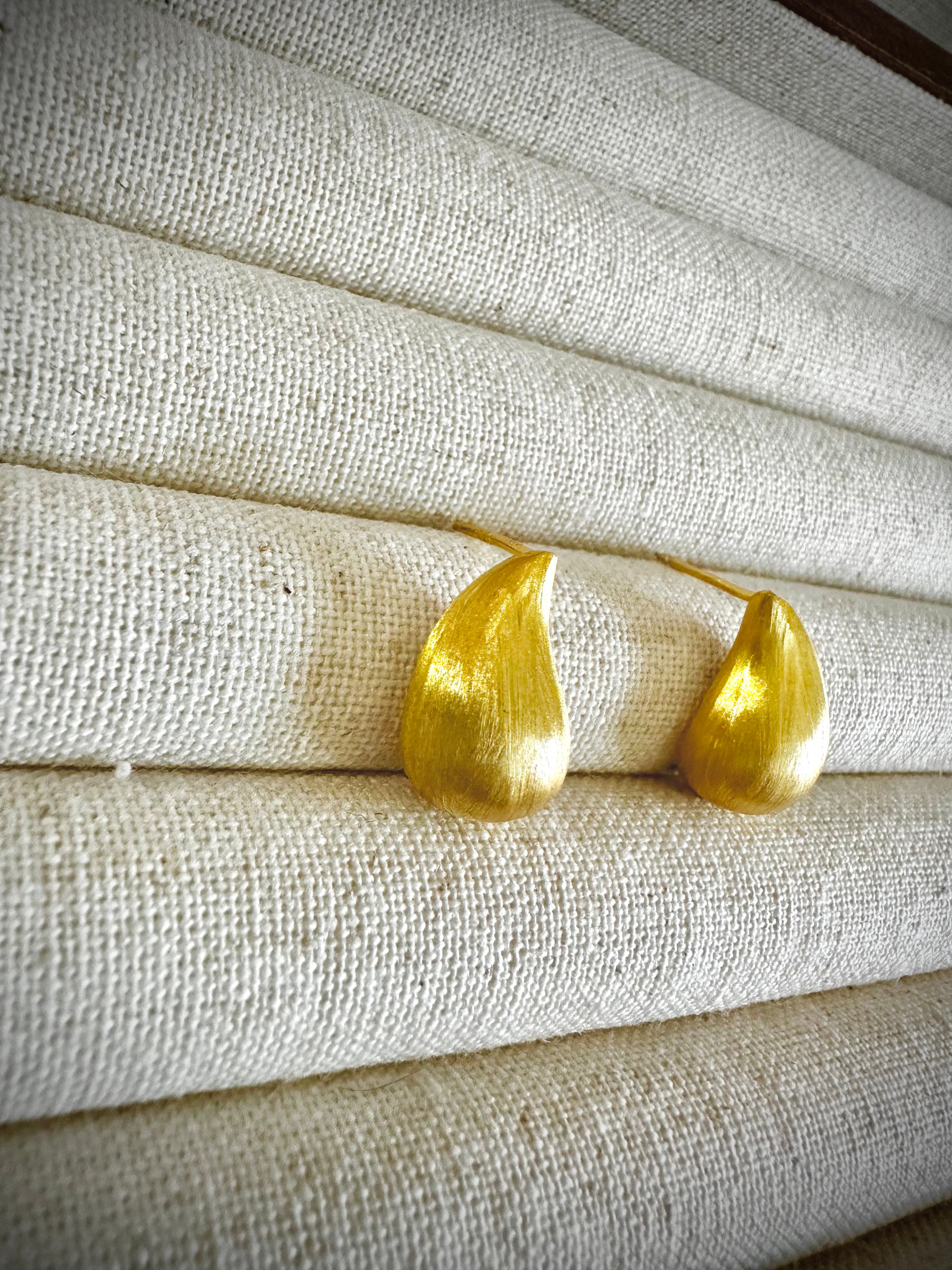 “Water drop” Brushed Earrings (18K Gold Plated)