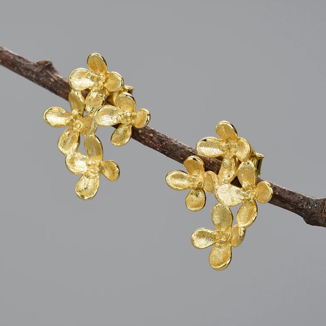 "Floral Waterfall" Earrings (Gold)