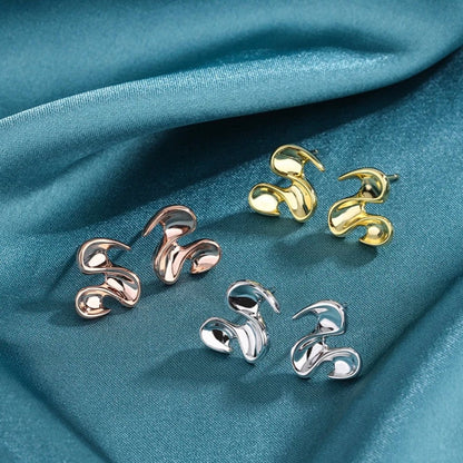 “Blossom Wave” Earrings (Gold)
