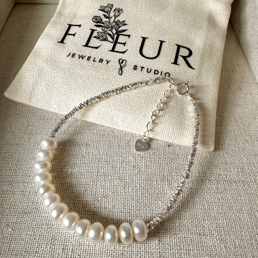 “Lily” Pearl Bracelet (Silver)