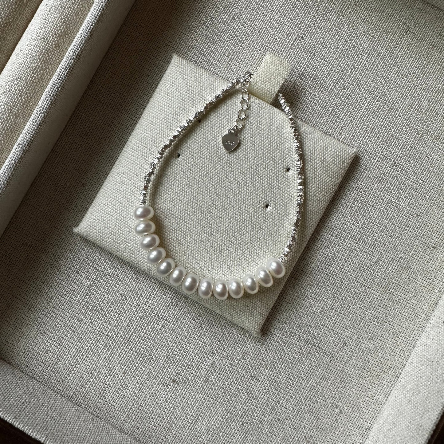 “Lily” Pearl Bracelet (Silver)