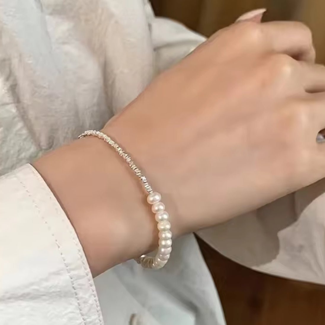 “Lily” Pearl Bracelet (Silver)