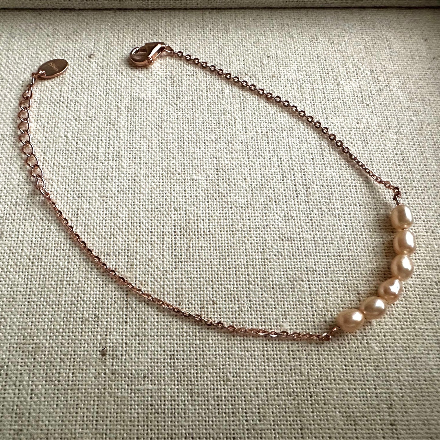 “Poppy” Pearl Bracelet (Pink pearls)