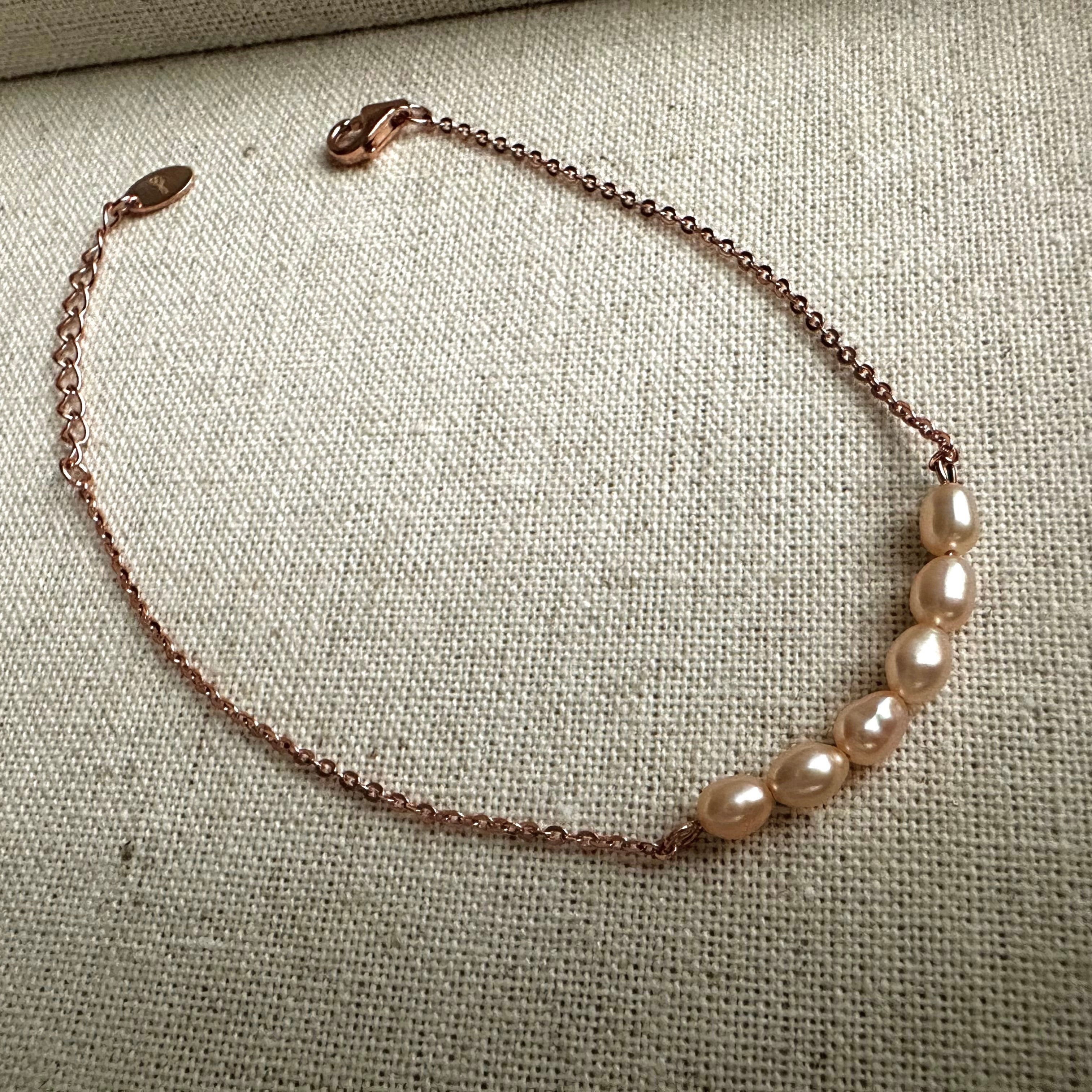 “Poppy” Pearl Bracelet (Pink pearls)