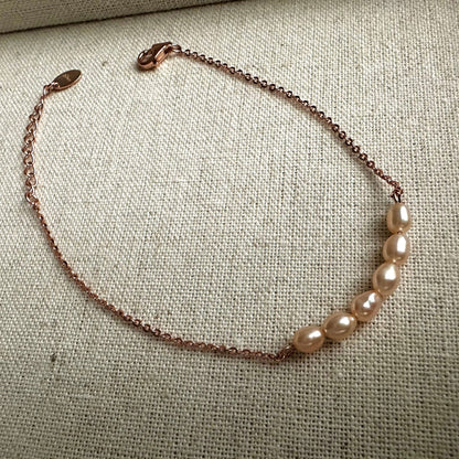 “Poppy” Pearl Bracelet (Pink pearls)
