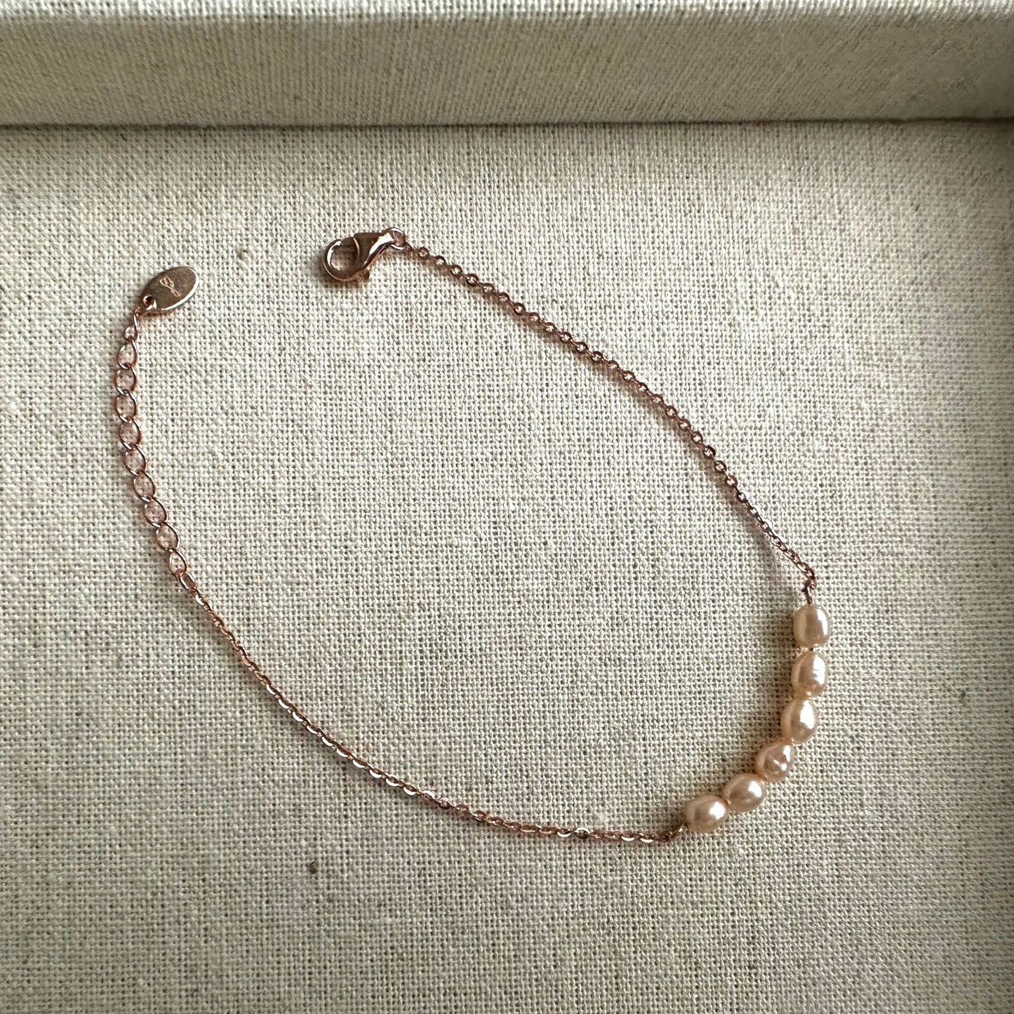 “Poppy” Pearl Bracelet (Pink pearls)