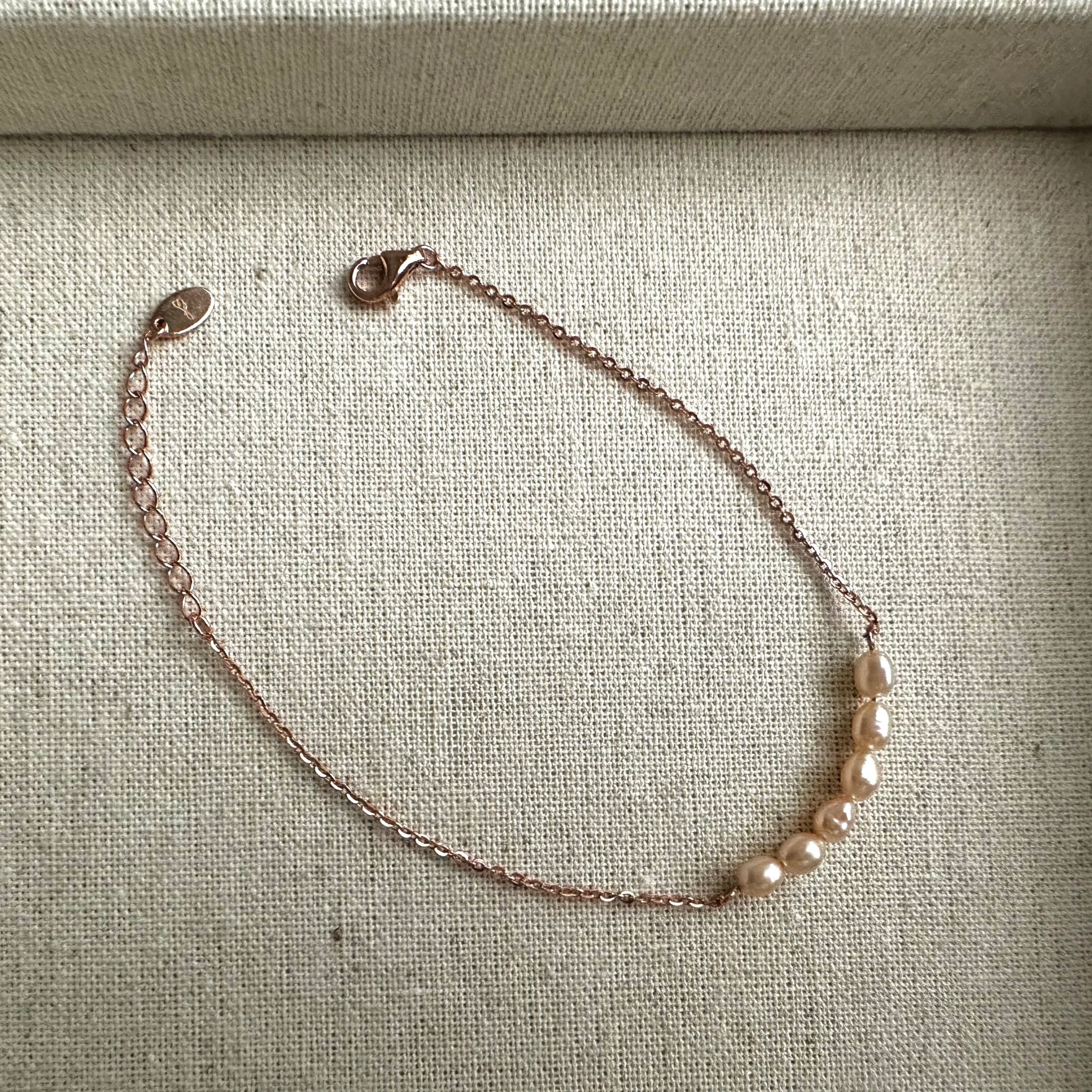 “Poppy” Pearl Bracelet (Pink pearls)