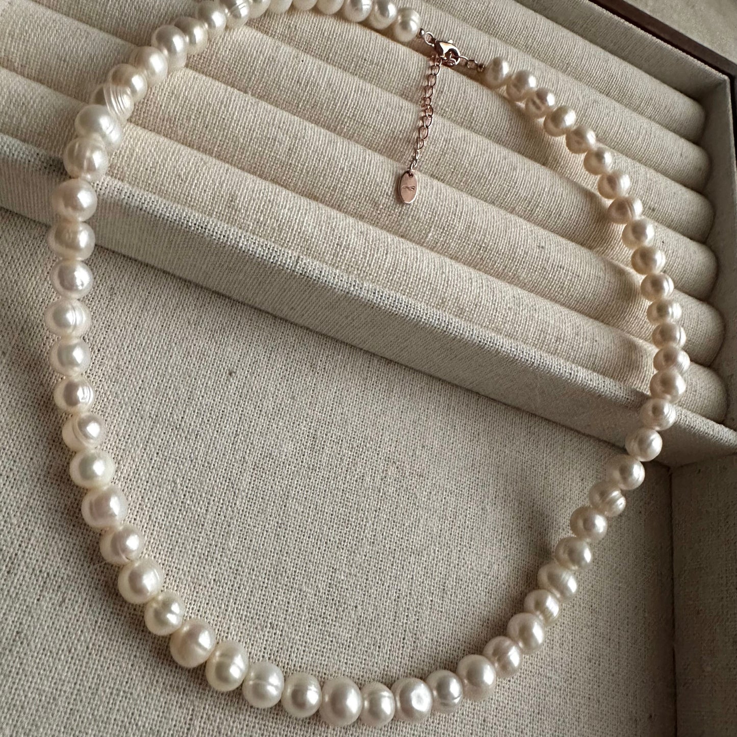 “Jasmin” Pearl Necklace (Rose Gold)