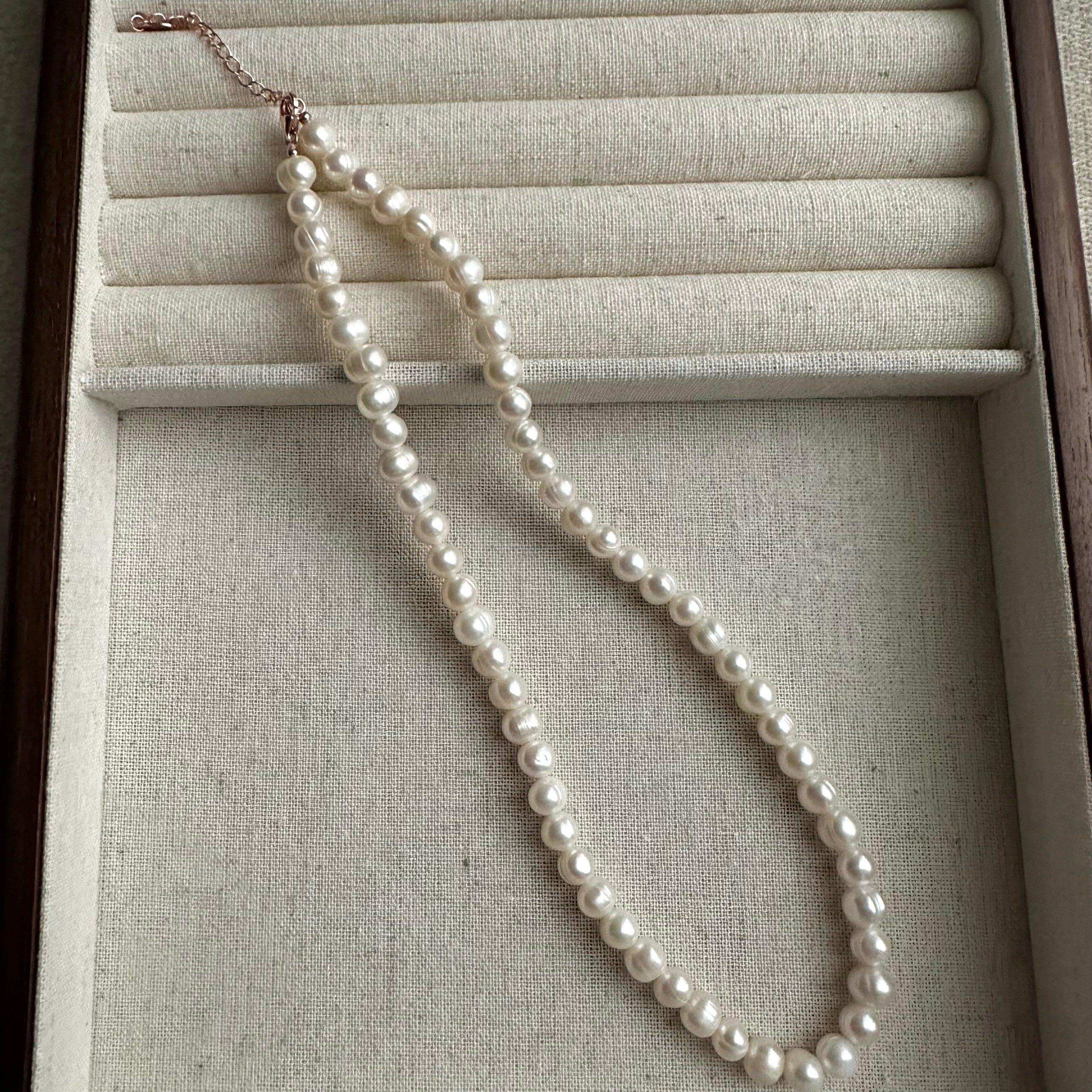 “Jasmin” Pearl Necklace (Rose Gold)