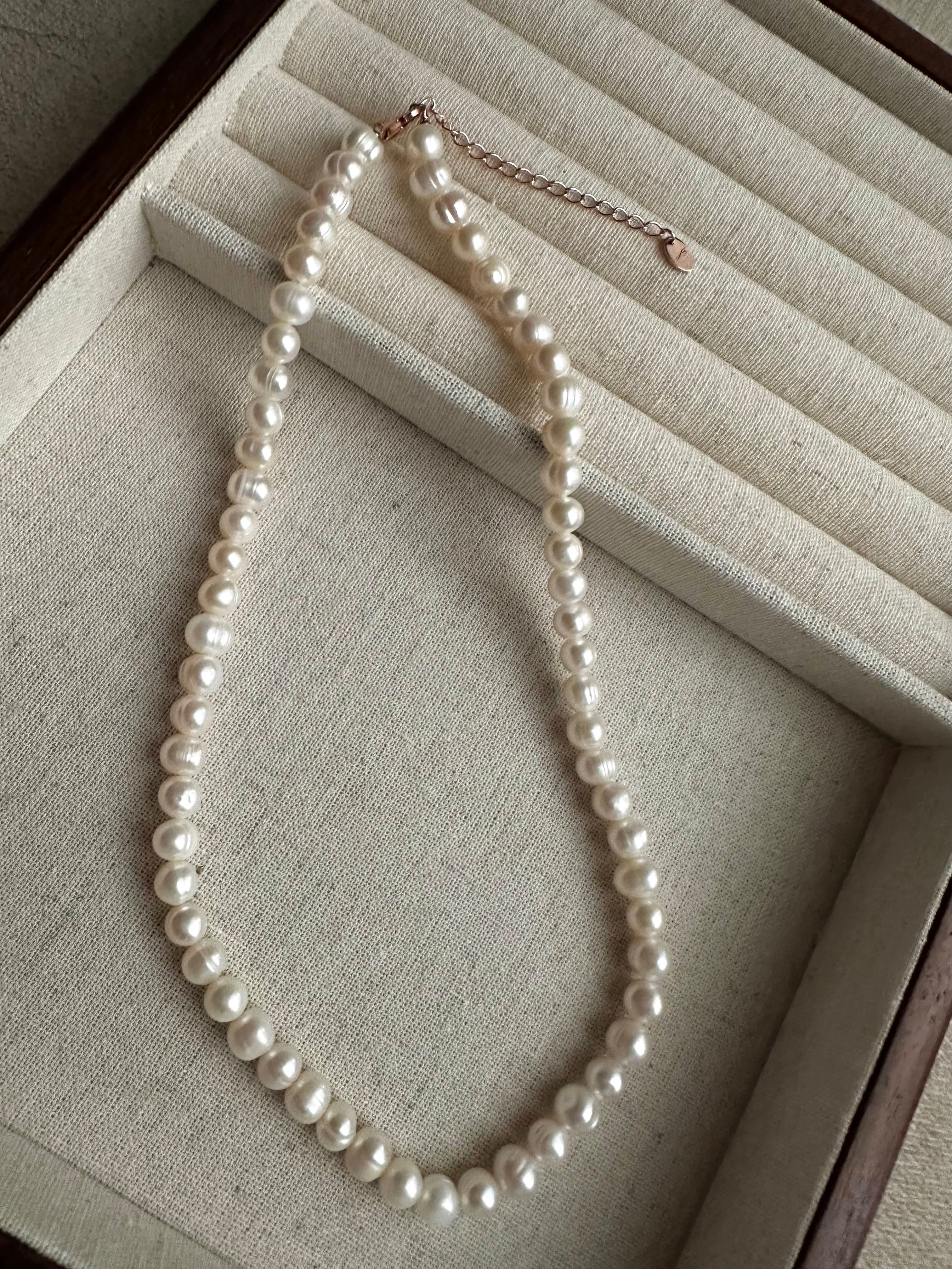 “Jasmin” Pearl Necklace (Rose Gold)