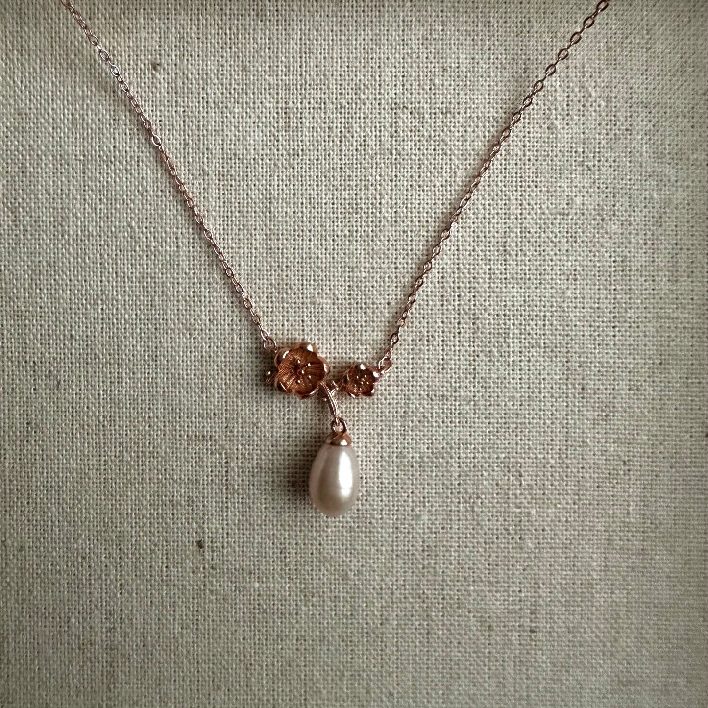 “Lotus” Pearl Drop Necklace (Rose Gold)