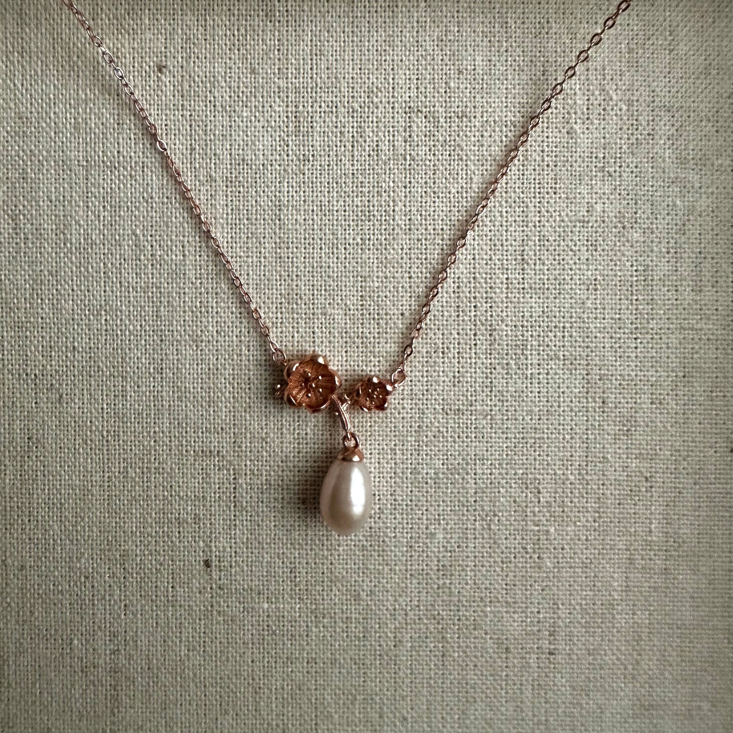 “Lotus” Pearl Drop Necklace (Rose Gold)