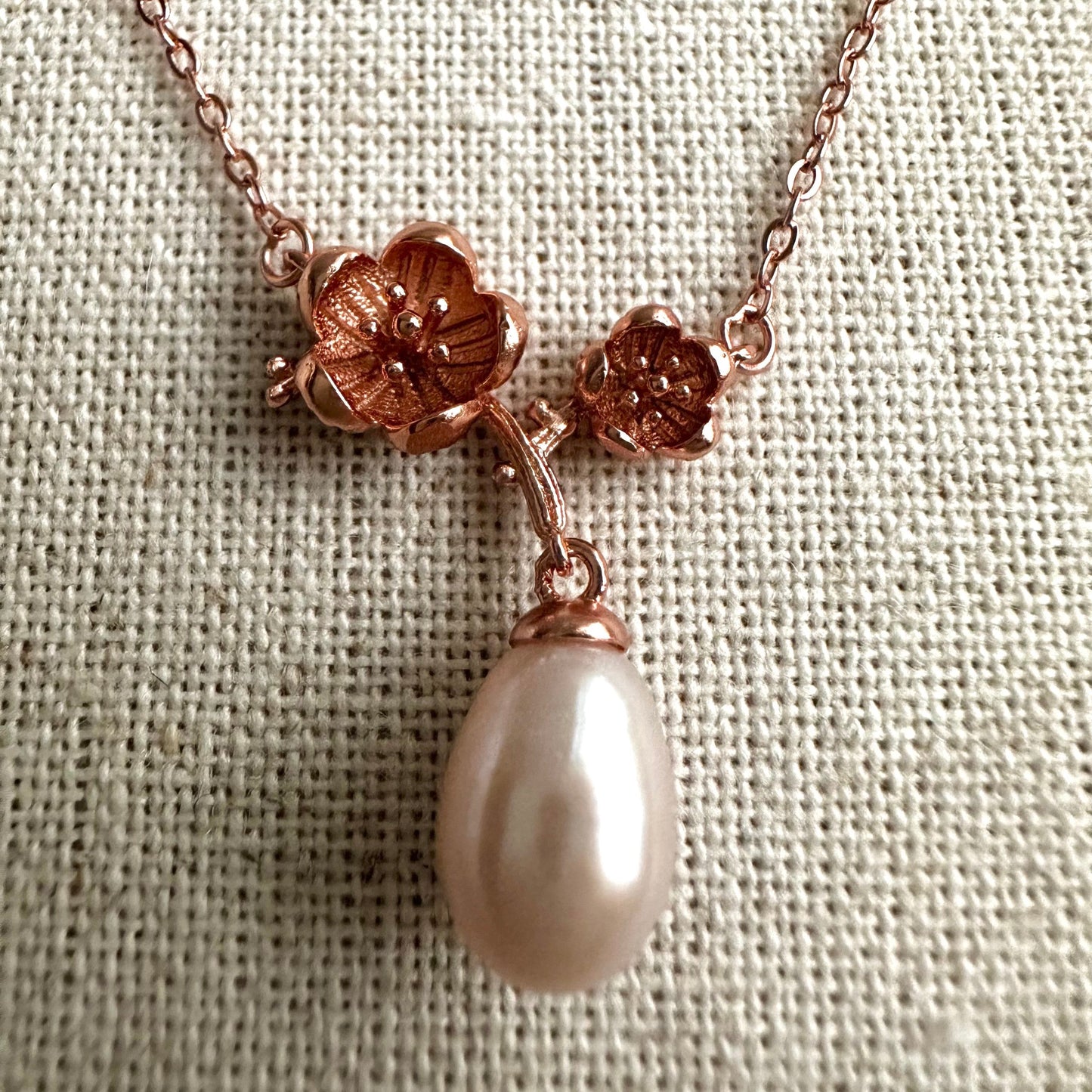 “Lotus” Pearl Drop Necklace (Rose Gold)