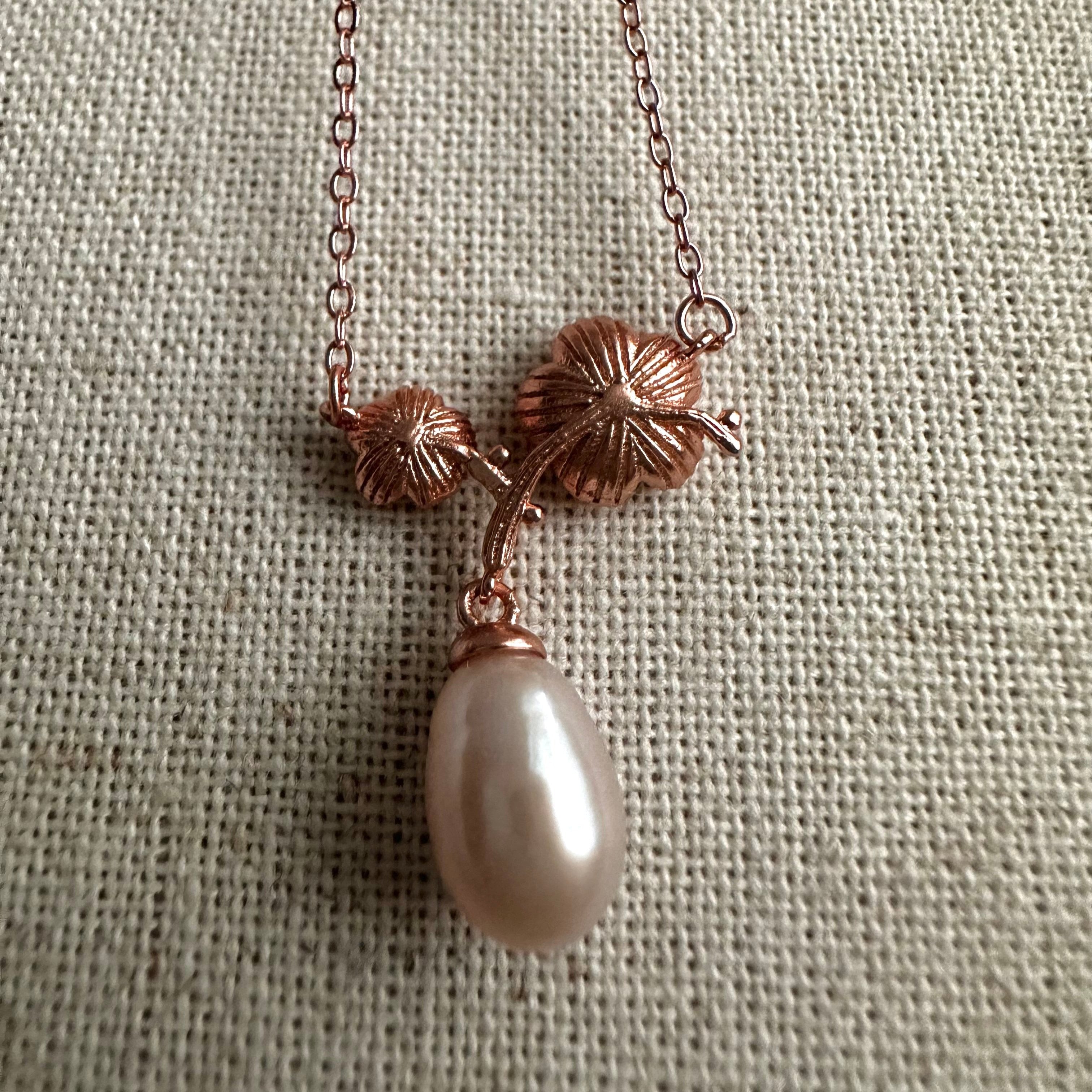 “Lotus” Pearl Drop Necklace (Rose Gold)