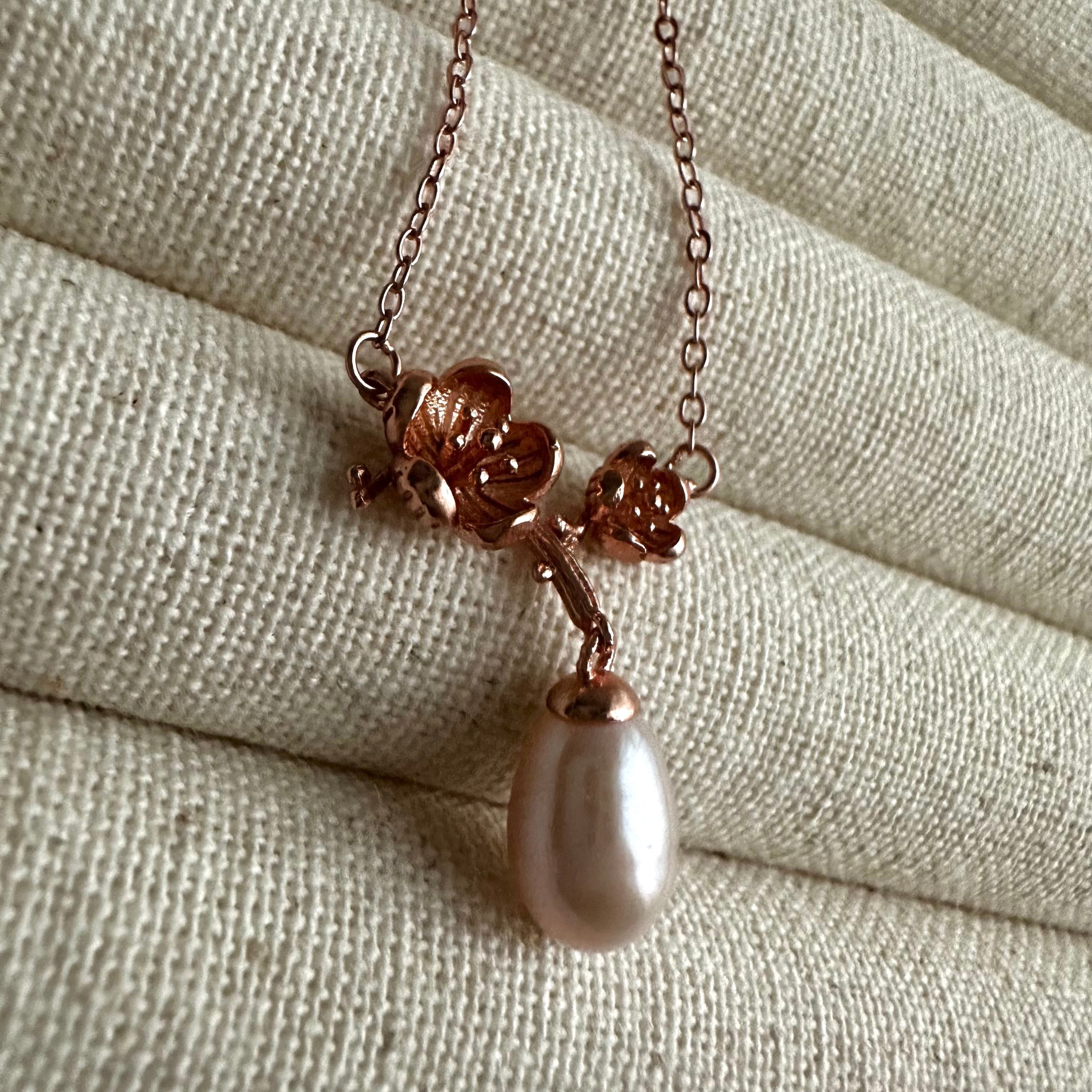 “Lotus” Pearl Drop Necklace (Rose Gold)
